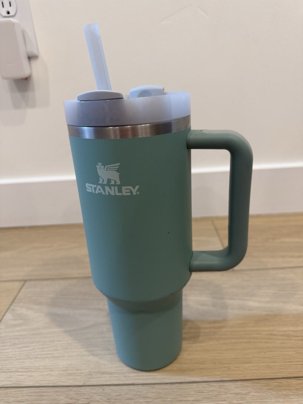Stanley 40 Oz Stainless Steel Flowstate Quencher Tumbler Mint Green